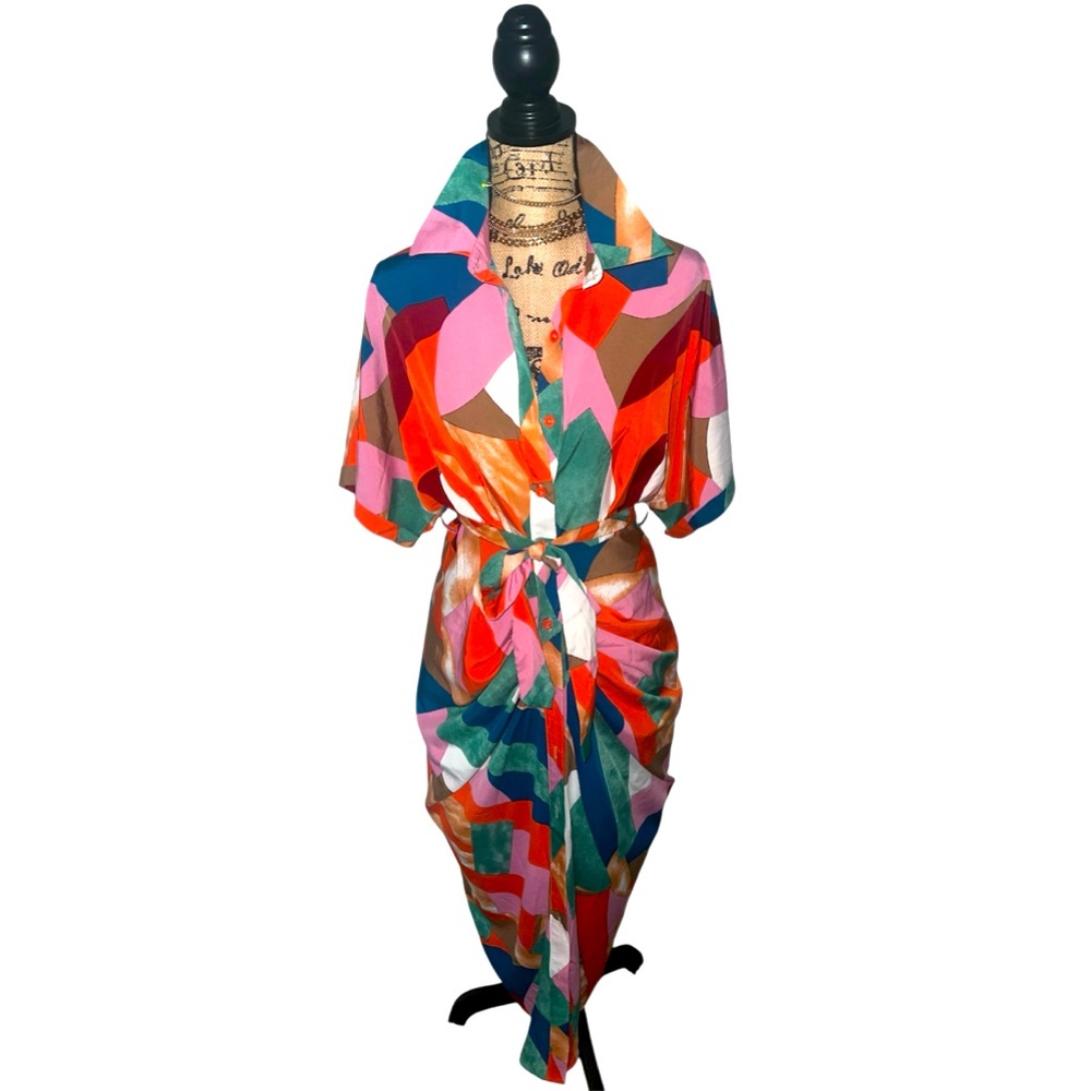 Colorful Ruched dress with matching belt tie. Size 6